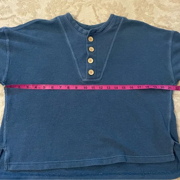 Universal Thread Women’s Short Sleeve French Terry Henley Top, Blue Size Small - Picture 7 of 10